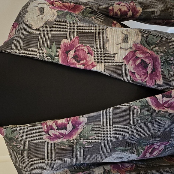 Jacket - Picture 3 of 16